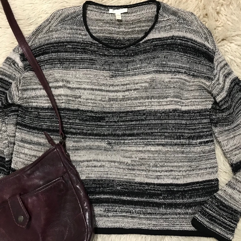 Eileen Fisher long sleeve lightweight sweater. S
